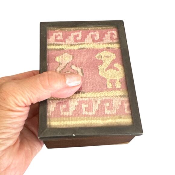 Vintage Rosewood Box with Pre
Columbian Fabric in Glass - Picture 6 of 10